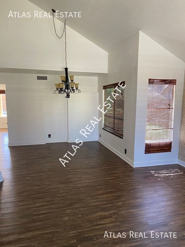 Building Photo - 2363 W Hemlock Court