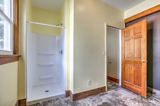 Building Photo - 4156 Cuming St