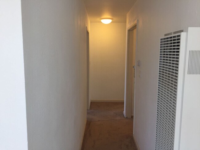 Building Photo - 301 Willard Ave