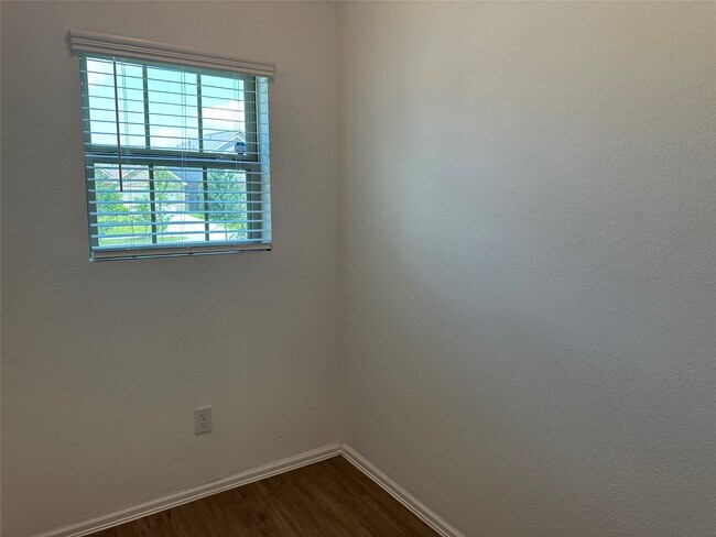 Building Photo - 6210 Russett Elm Ct