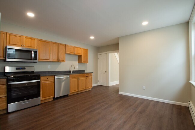 Building Photo - Newly Renovated 3 Bedroom 1.5 Bathroom Slatington Twin