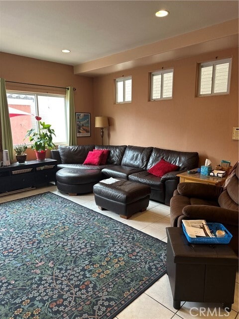 Building Photo - 610 Main St