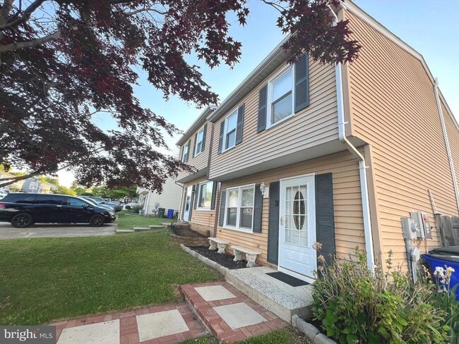 Building Photo - 195 Stonegate Dr