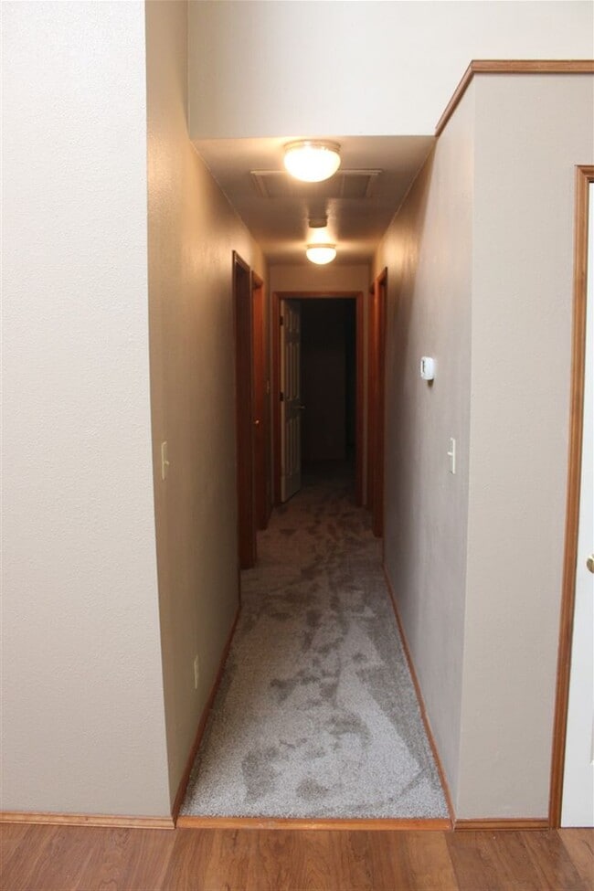 Building Photo - 3 Bedroom, 2 Bathroom House