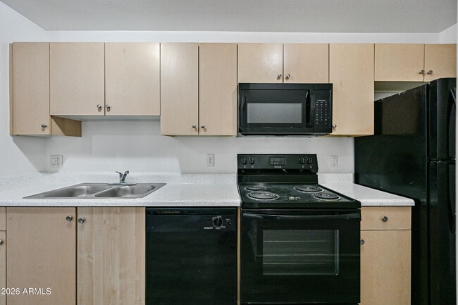 Building Photo - 3065 N 67th Ave