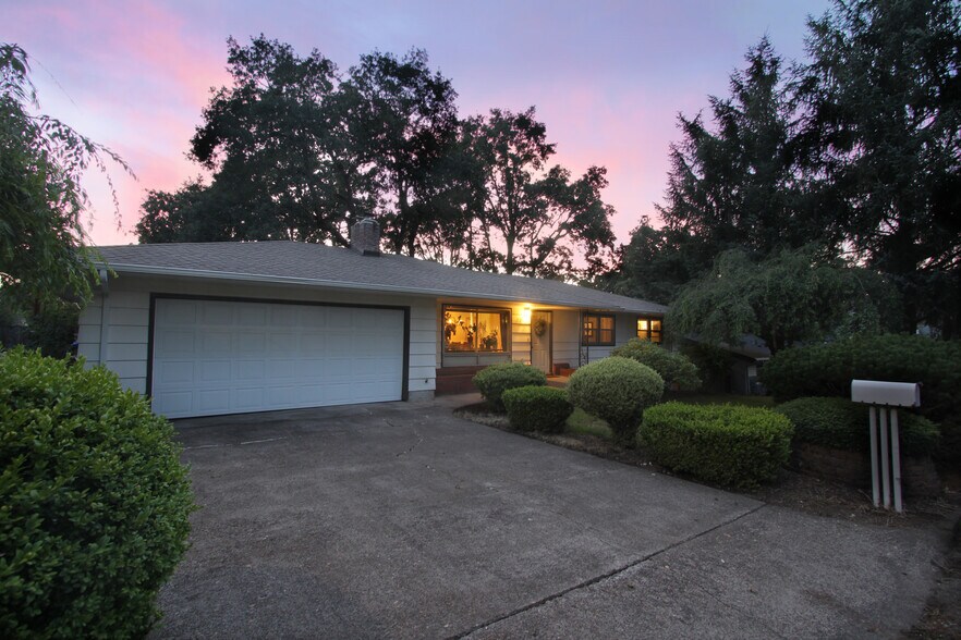 Primary Photo - 10847 SW 59th Ave