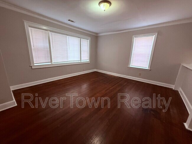 Building Photo - 1093 N Watkins St