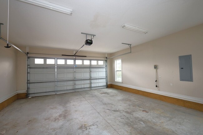 Building Photo - 4530 Kiowa Ln