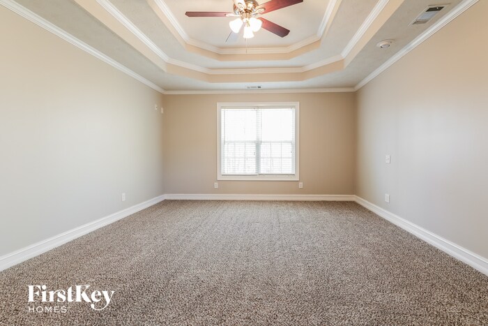 Building Photo - 715 Roland Manor Dr