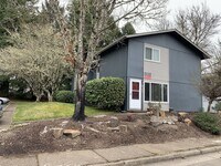Building Photo - 2 Bedroom Apartment ~ Close to 9th Street ...