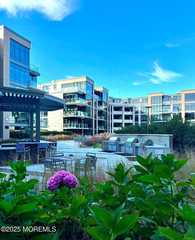 Building Photo - 15 Morris Ave