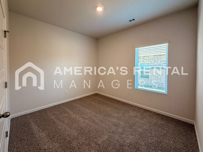 Building Photo - New Construction Home for Rent in Owens Cross Roads, AL!