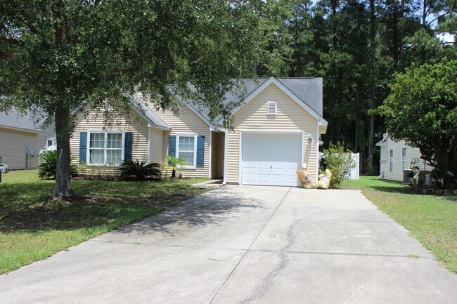 Primary Photo - Ranch Home w/ Privacy Fence