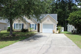 Building Photo - Ranch Home w/ Privacy Fence