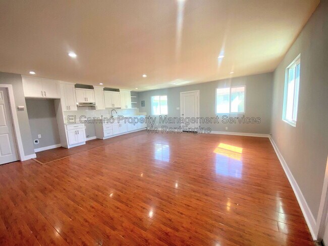 Building Photo - 303 N Townsend Ave