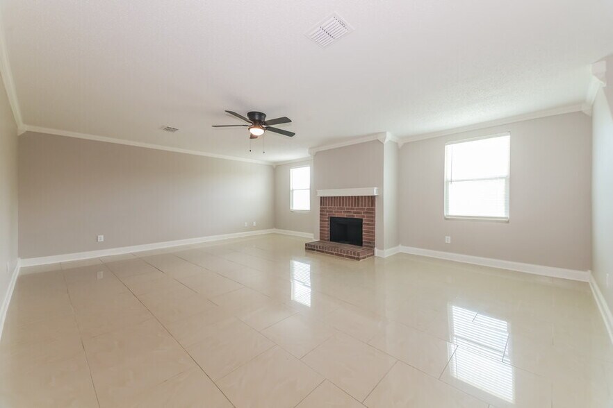 Building Photo - 1421 Nimitz Way