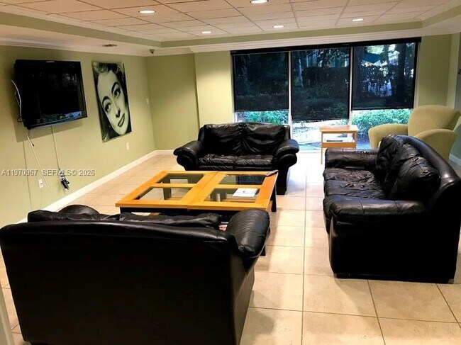 Building Photo - 151 NE 16th Ave