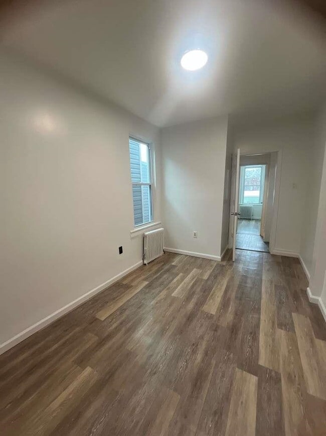 Building Photo - 630 37th St