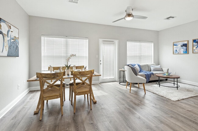 Building Photo - 24 Talon Ct