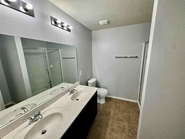 Building Photo - 5816 Knoll Pines Pass