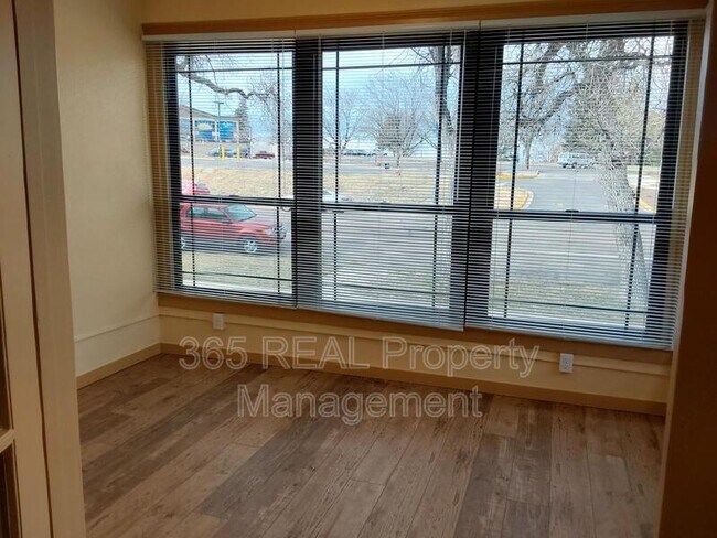 Building Photo - 2018 10th Ave