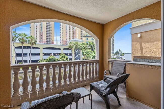 Building Photo - 2825 Palm Beach Blvd