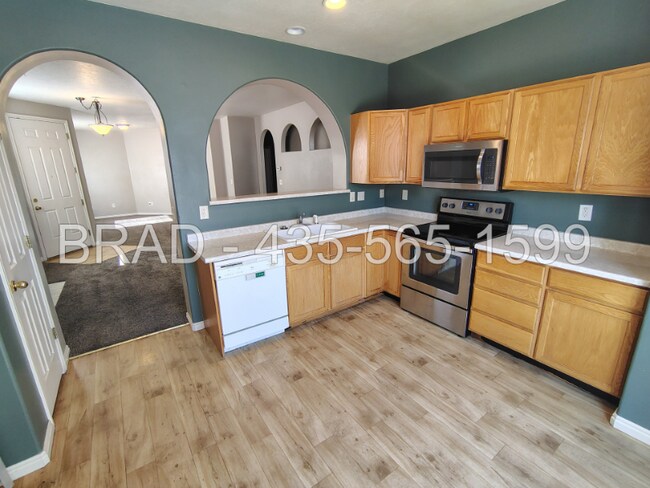 Building Photo - 6780 W 6780 S
