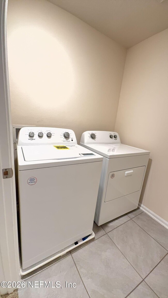 Building Photo - 144 Redbud Rd