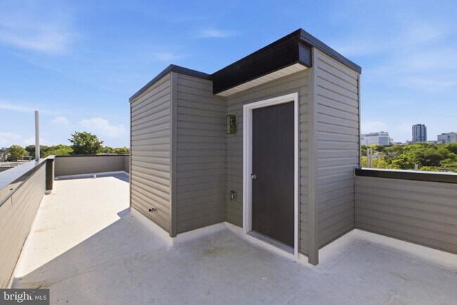 Building Photo - 669 N 39th St