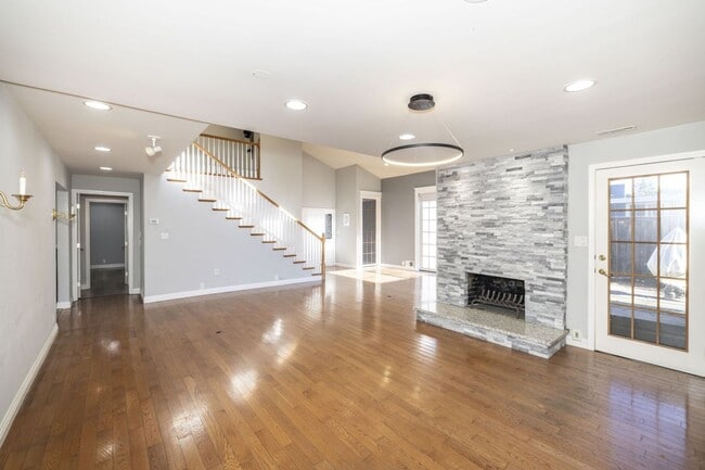 Building Photo - Beautifully Appointed 5 Bed, 4 Bath Executive Home