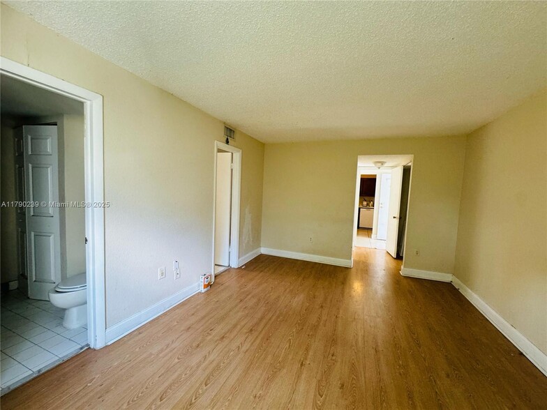 Building Photo - 4215 N University Dr