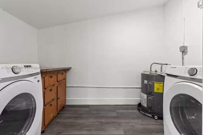 Building Photo - 909 NE 7th St