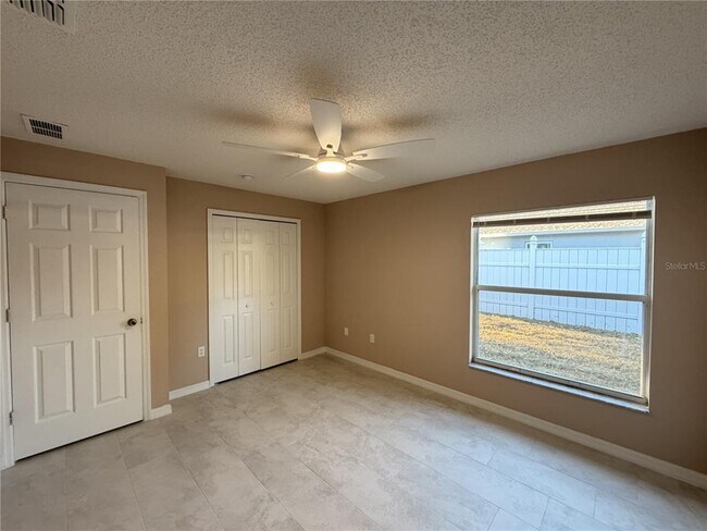 Building Photo - 4 Wheeldon Ln