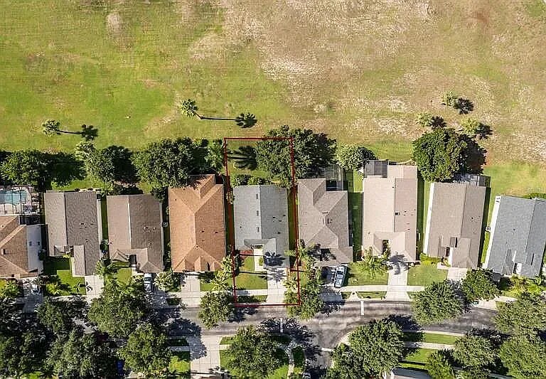 Backyard opens to golfcourse - 15412 Amberbeam Blvd