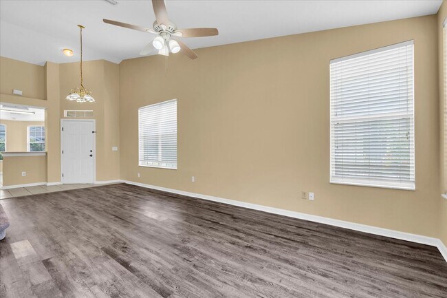 Building Photo - 9624 Carlsdale Dr