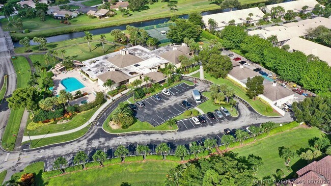 Building Photo - 5355 10th Fairway Dr