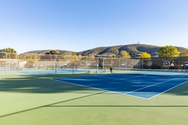 Building Photo - 1304 San Julian Dr