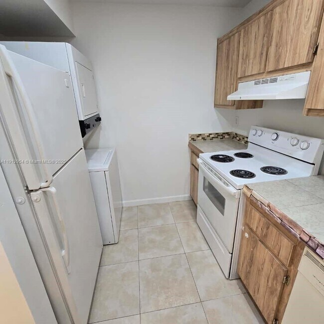 Building Photo - 15332 SW 72nd St