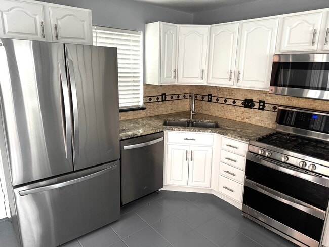 Building Photo - 133 Walton St