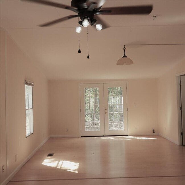 Building Photo - 282 Texas Oak Dr