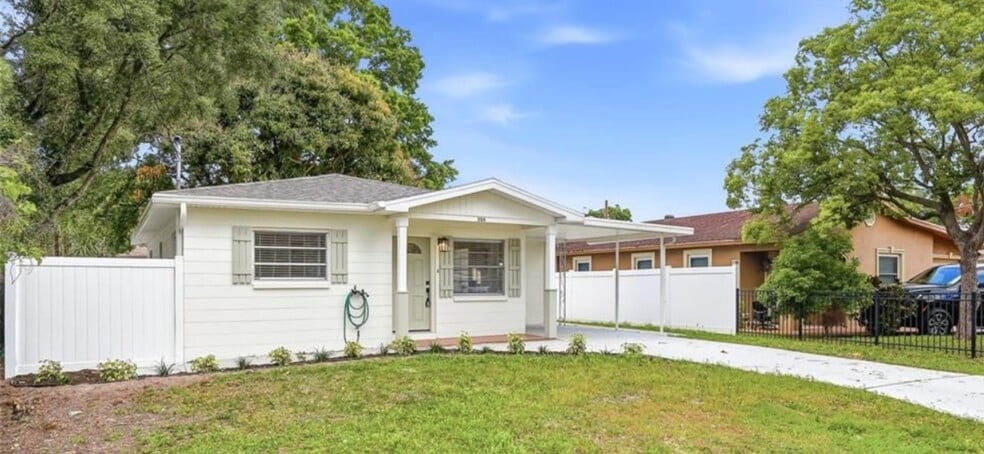 Building Photo - 2206 Gordon St