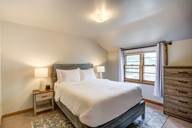 Building Photo - 3120 S 30th St