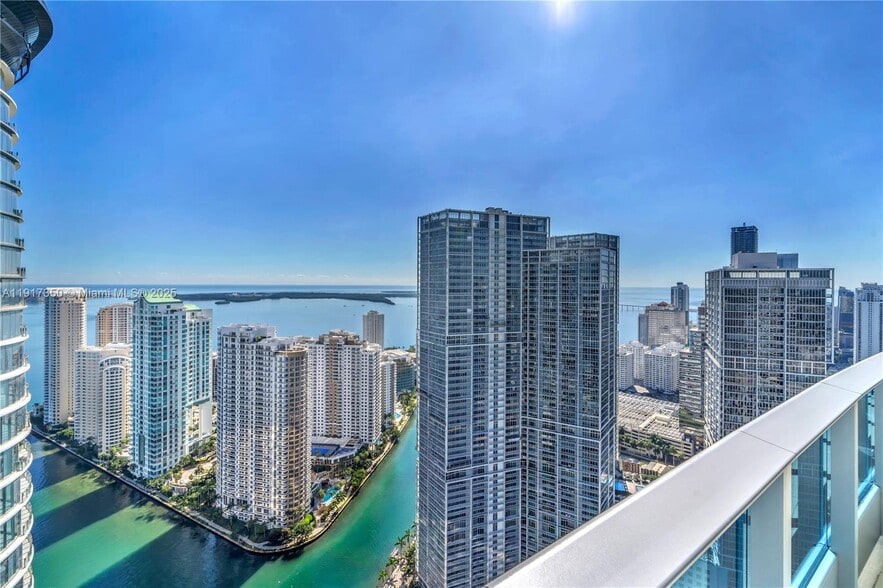 Building Photo - 200 Biscayne Boulevard Way