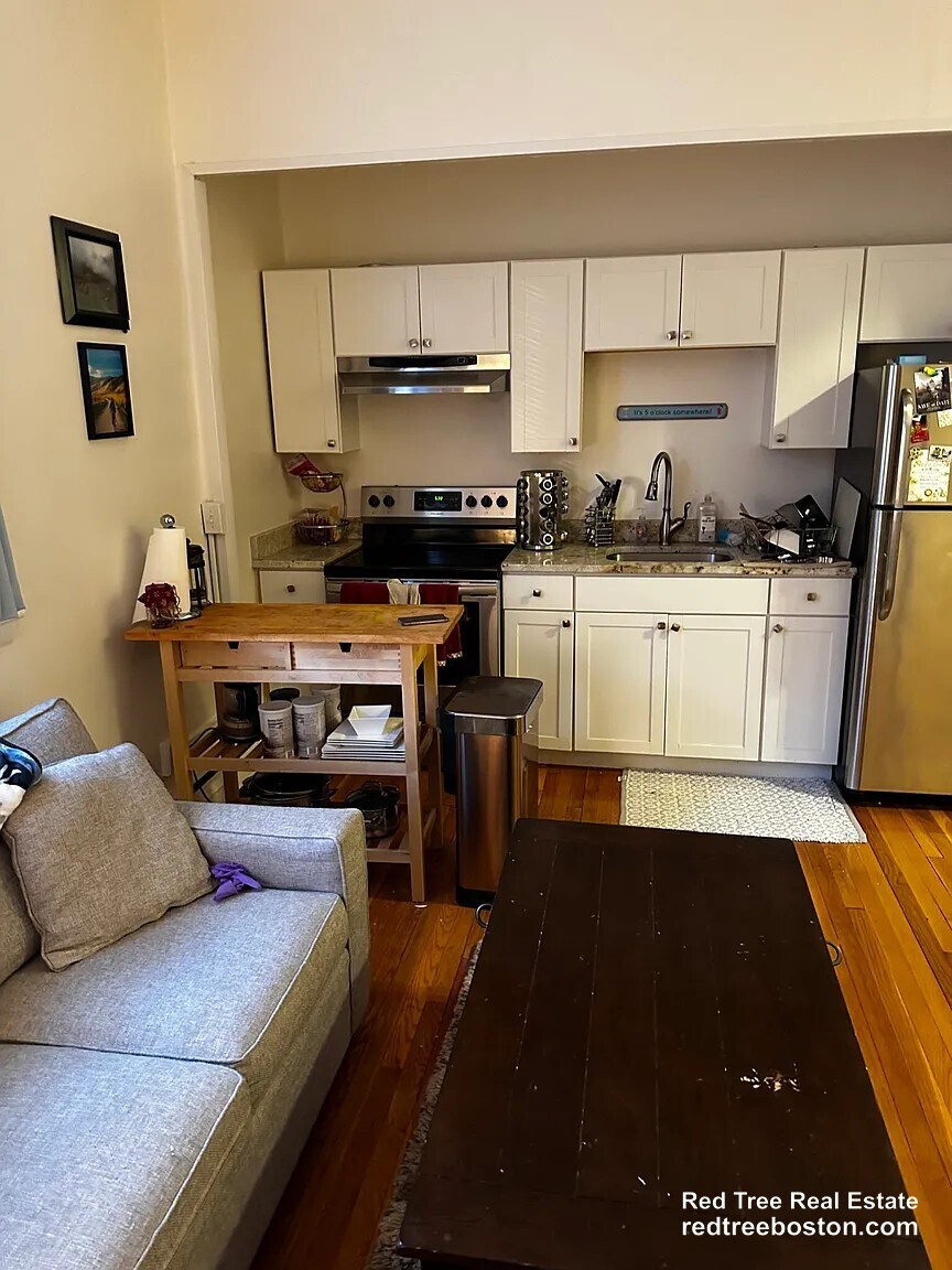 Building Photo - 202 St Paul St