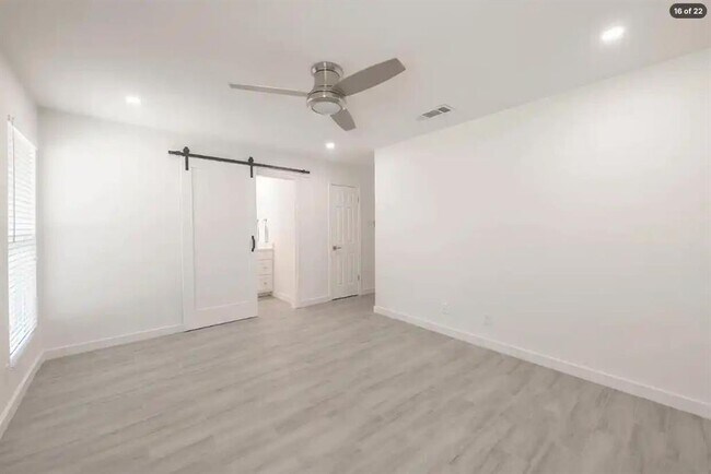 Building Photo - 303 Fantail Loop