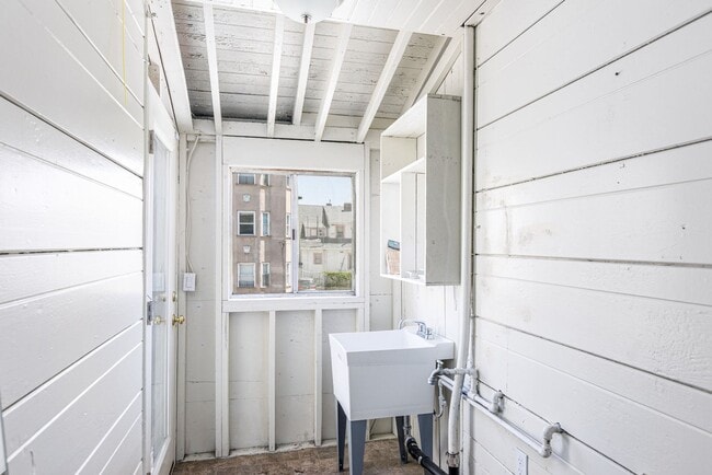 Building Photo - 1446 1st Ave