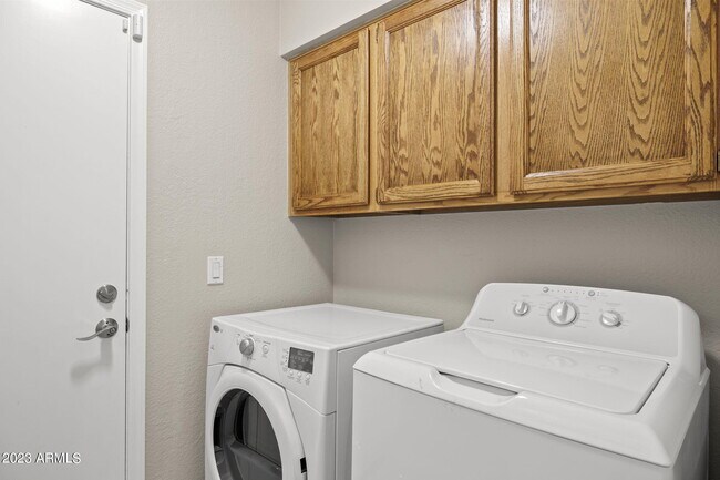 Building Photo - 2306 E Gondola Ln