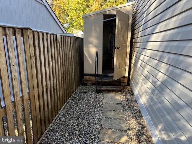 Building Photo - 11400 Turnmill Ln