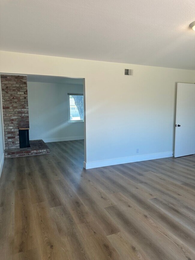Building Photo - Southside Livermore Home