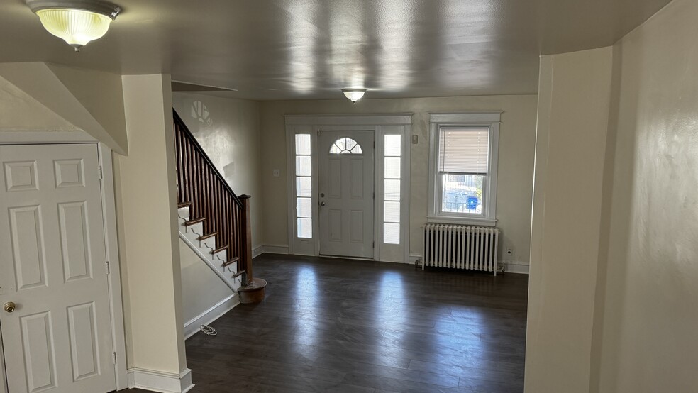 Building Photo - 4032 Maywood street